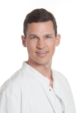 Michael Kühne Prof. Dr. med. Michael Kühne ist Leiter der Vorhofflimmerklinik des Universitätsspitals Basel