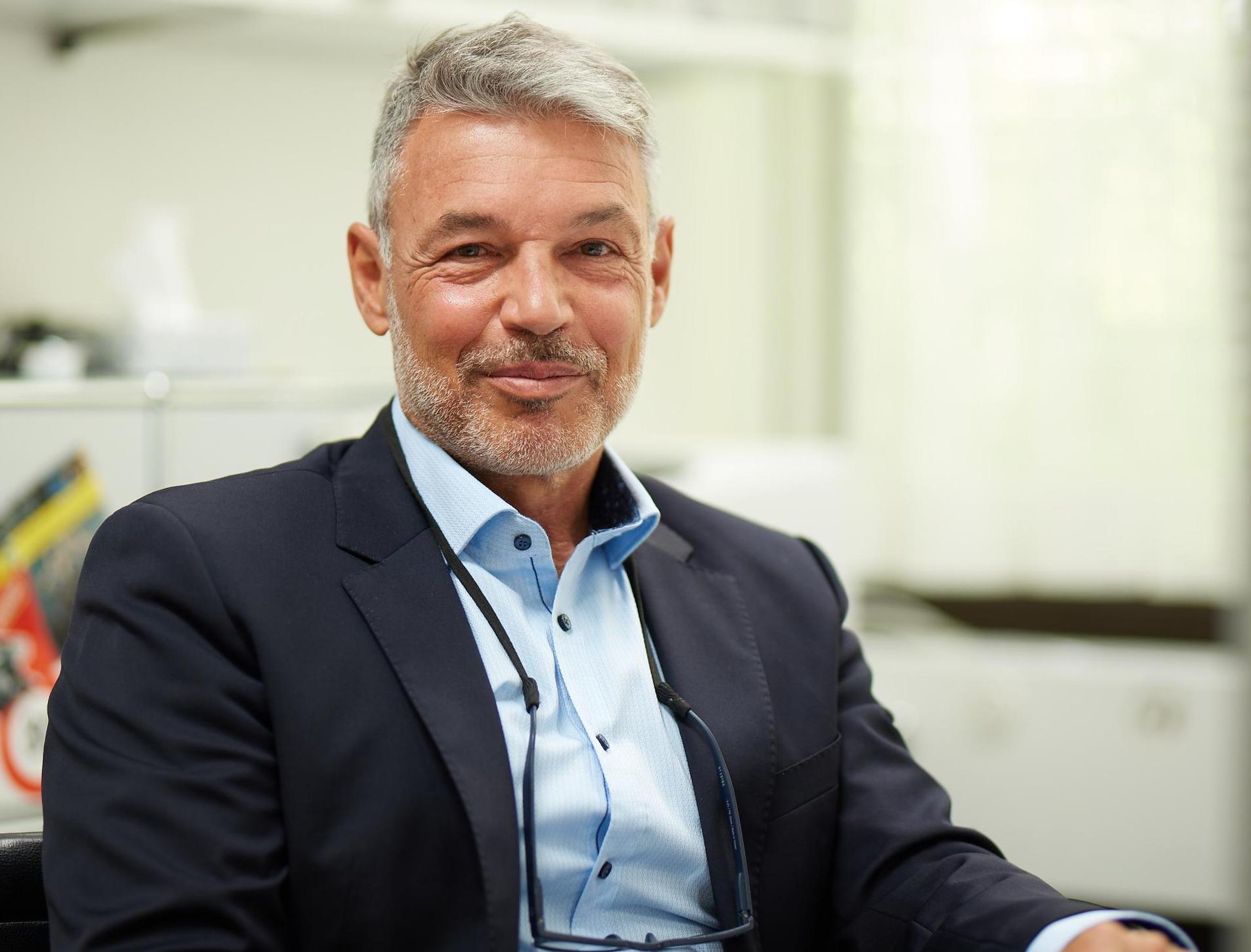 Prof. Stefan Osswald